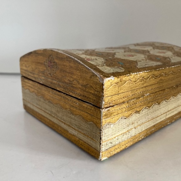 Vintage Italian Florentine Wooden Box w/Hinged Lid Gold Rectangle Chippy Italy - Picture 9 of 16